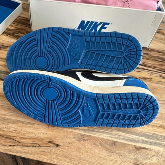 Jordan 1 Low Travis Scott Fragment ua 1/1 brand new in box with multiple laces - Picture 4 of 11